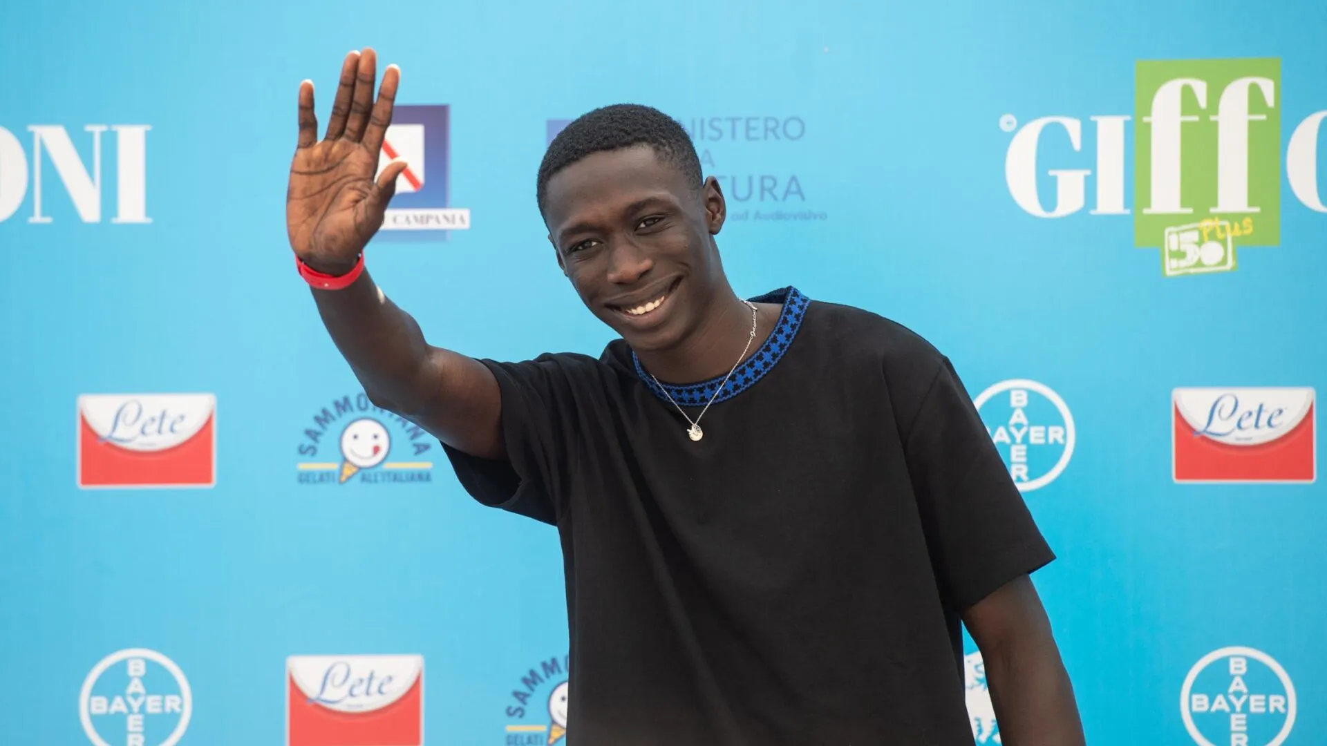 社交媒体热点解读